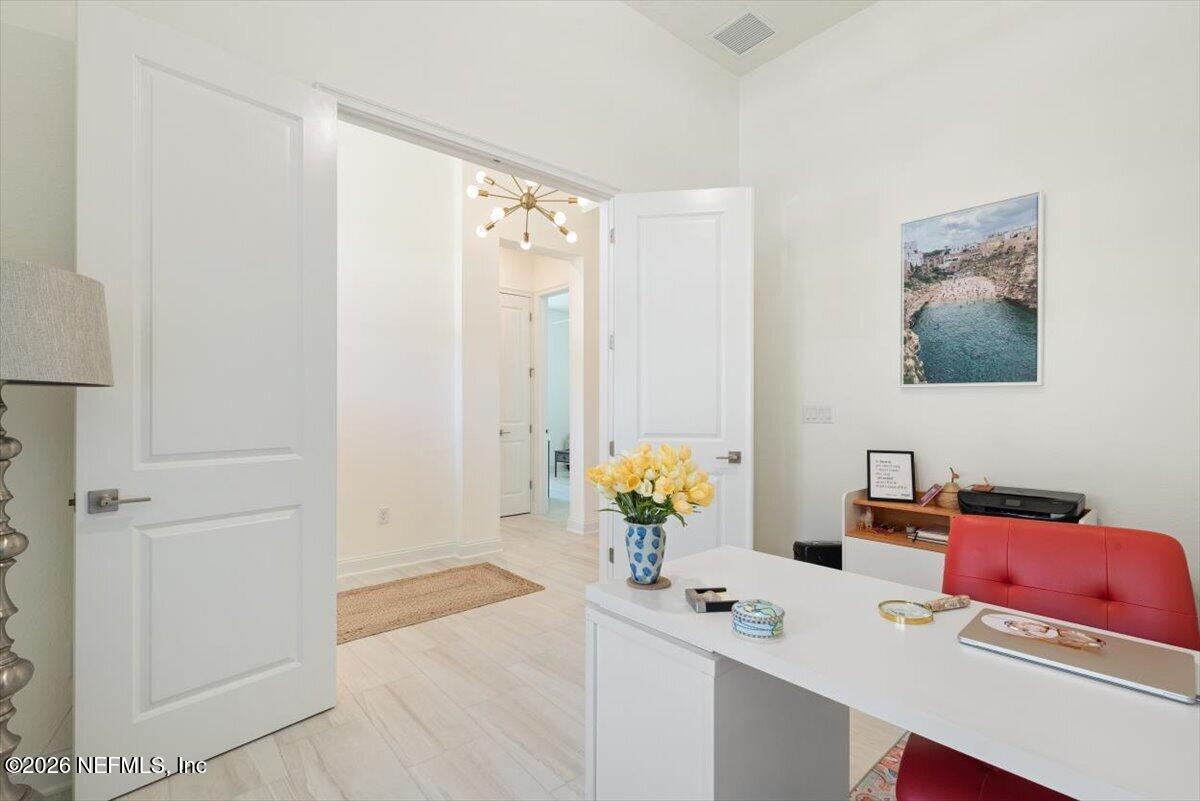 431 PALM CREST Drive