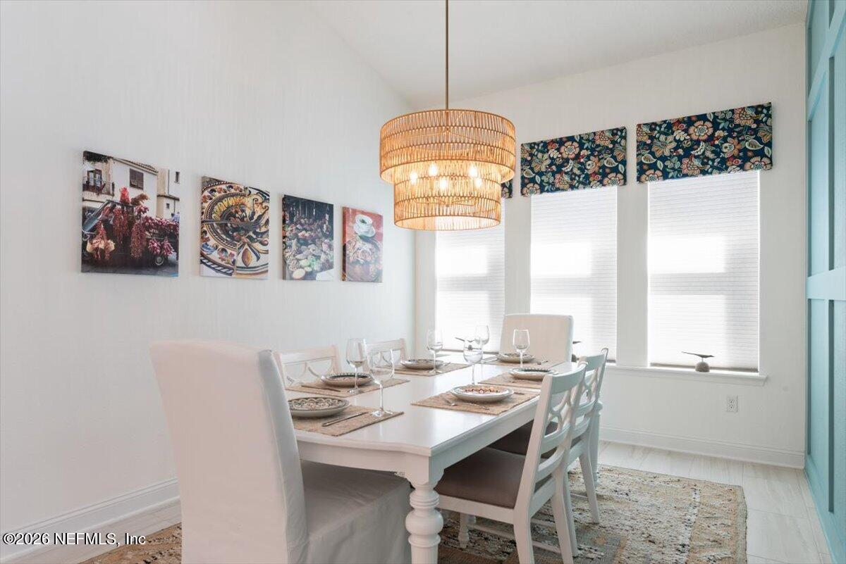 431 PALM CREST Drive