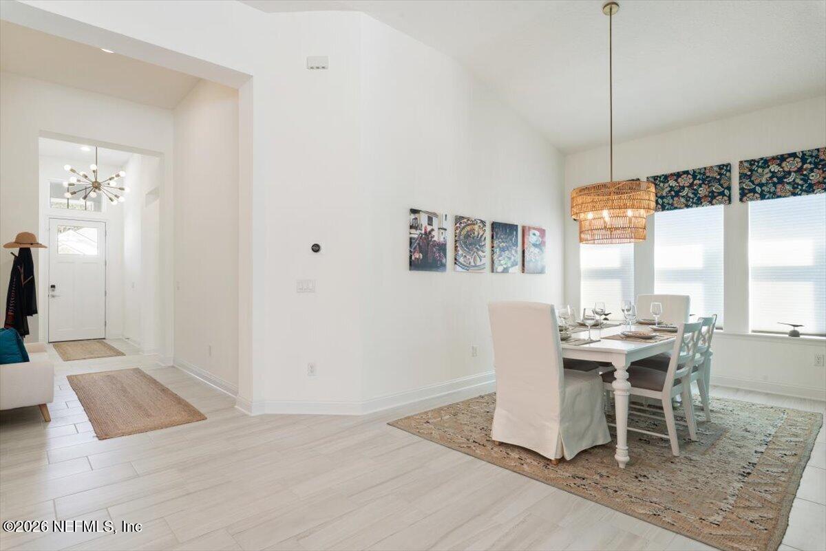 431 PALM CREST Drive