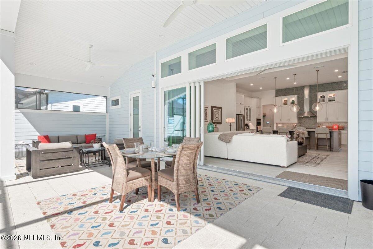 431 PALM CREST Drive