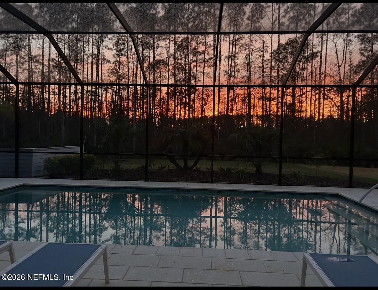 431 PALM CREST Drive