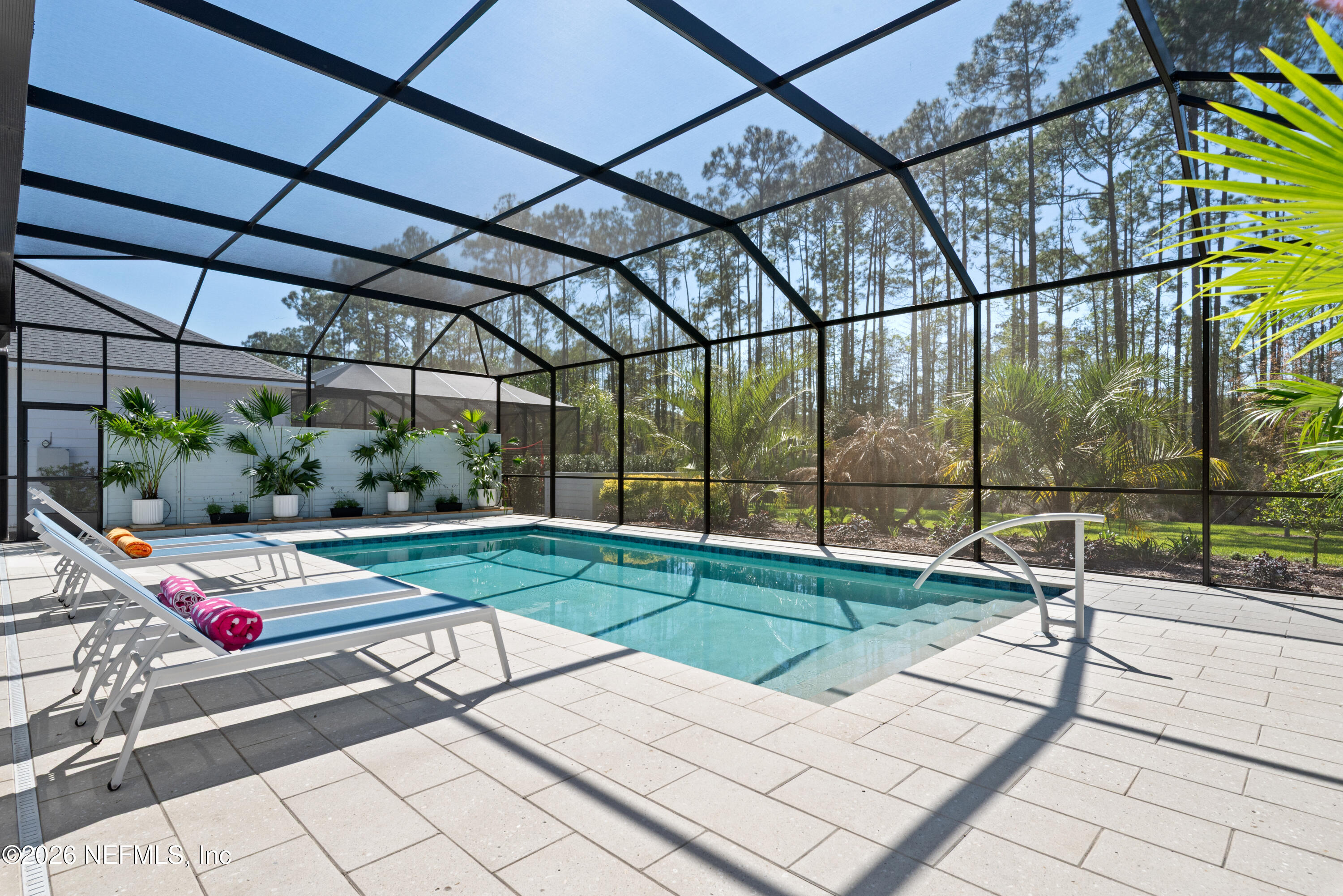 431 PALM CREST Drive