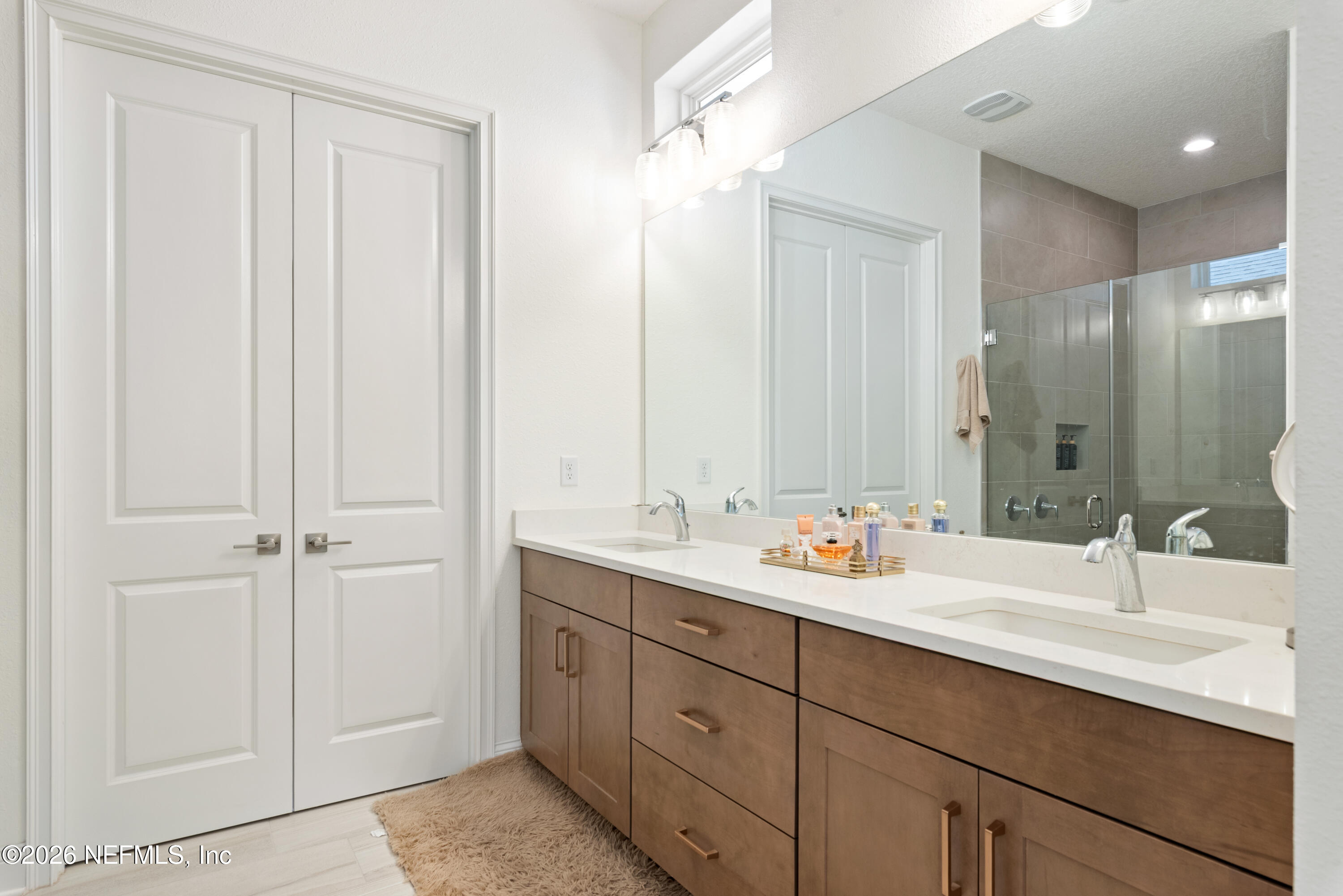 431 PALM CREST Drive