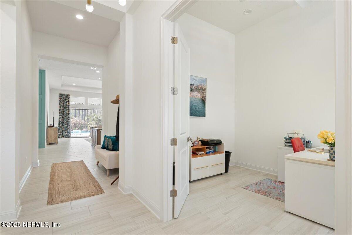 431 PALM CREST Drive