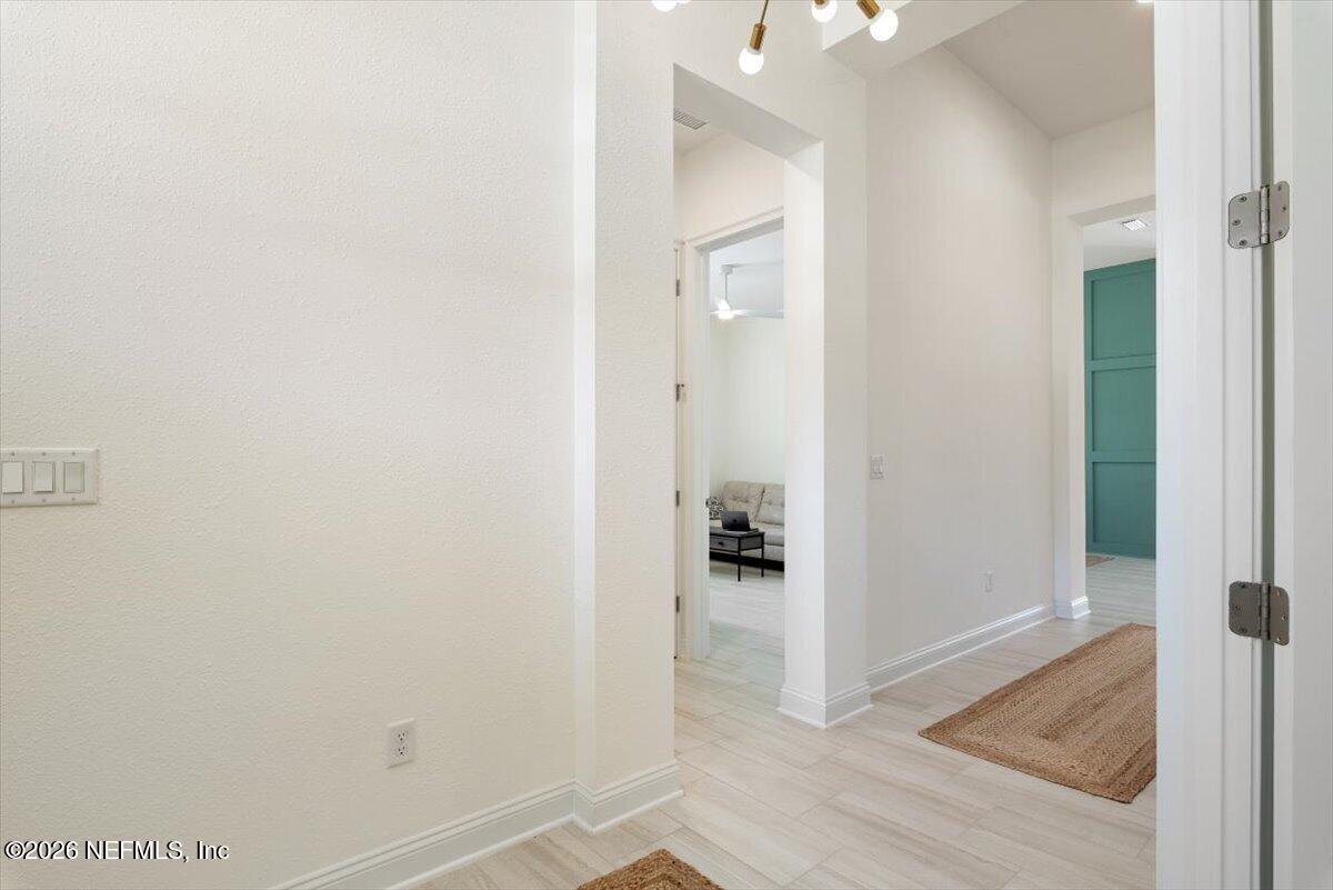 431 PALM CREST Drive