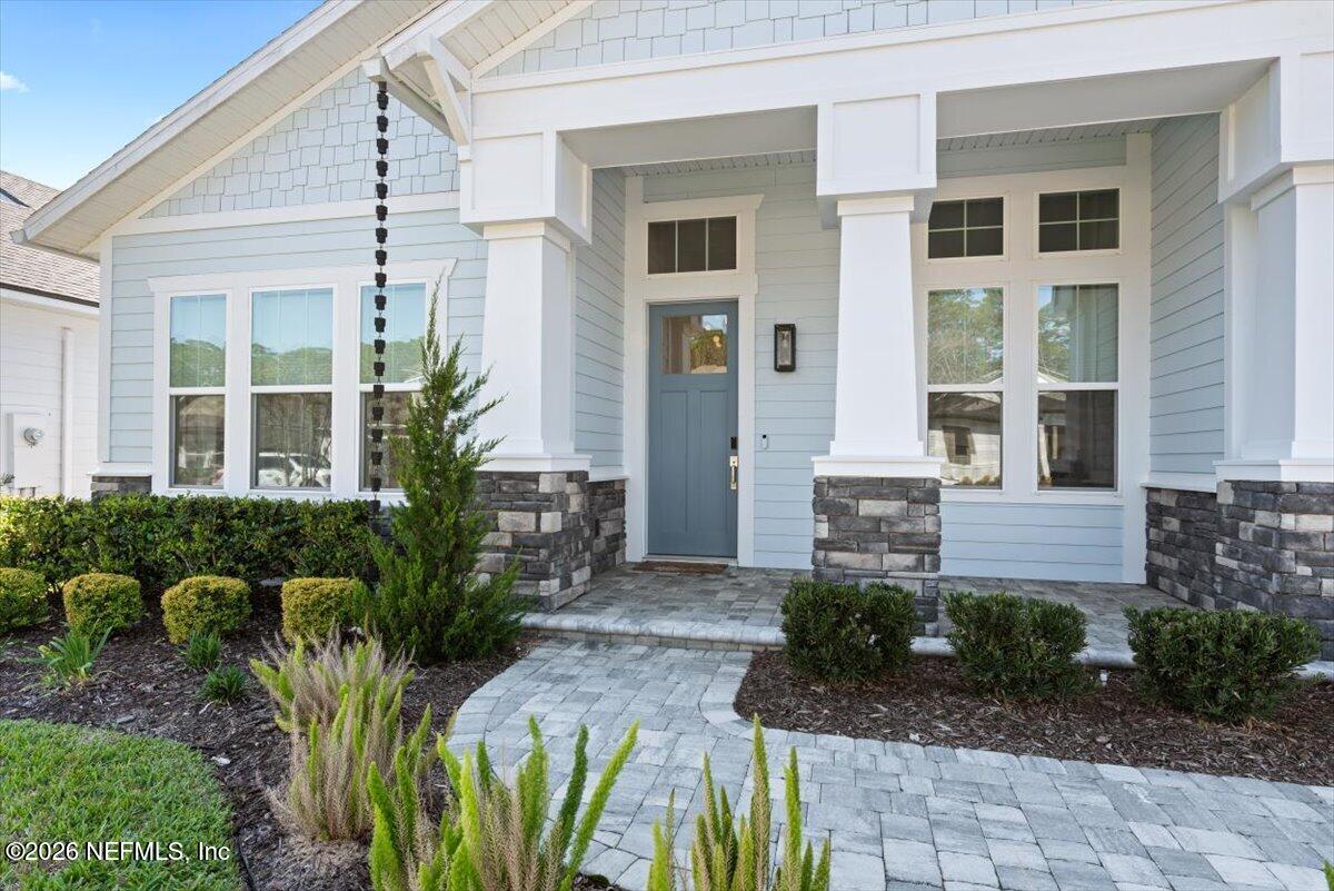 431 PALM CREST Drive