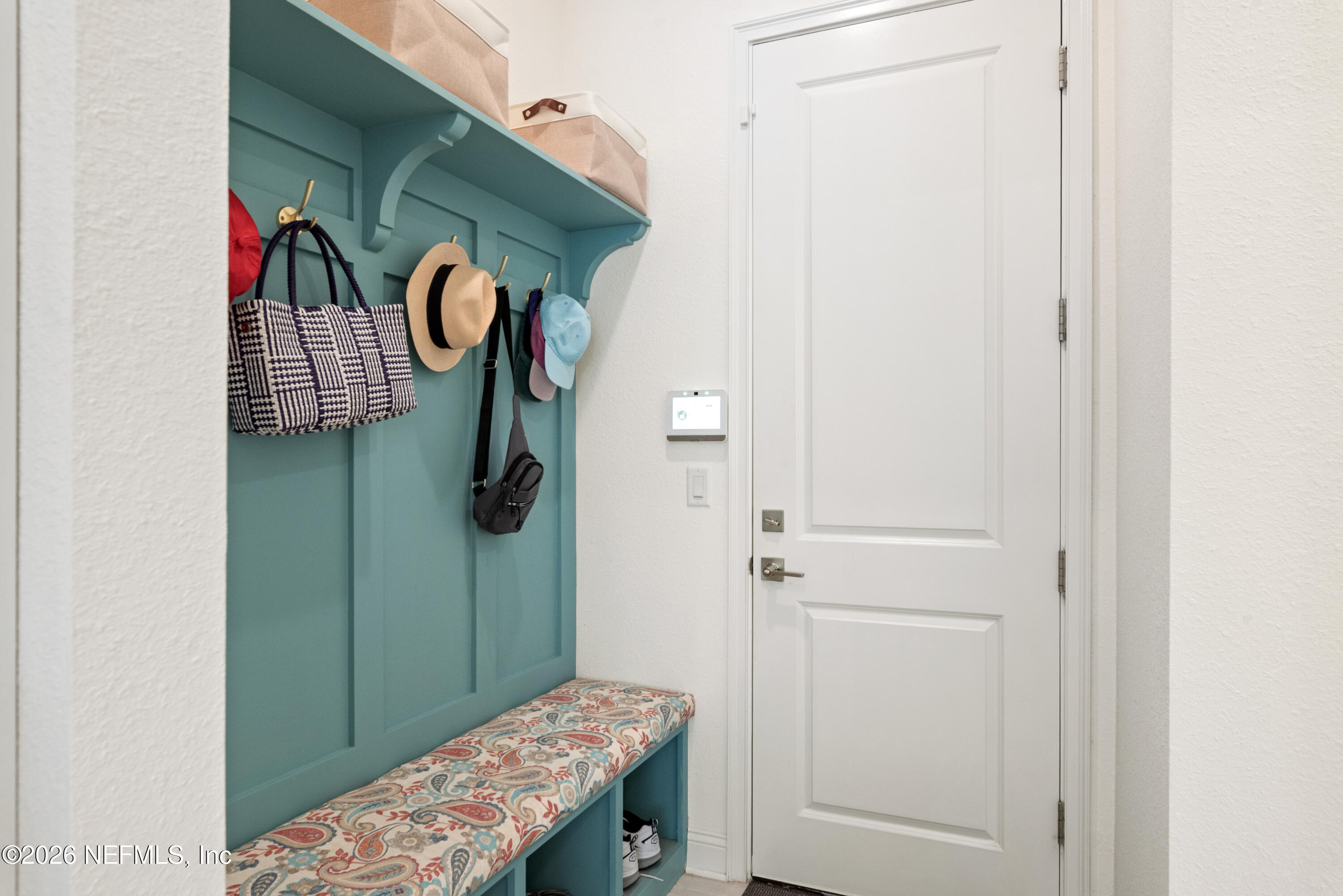 431 PALM CREST Drive