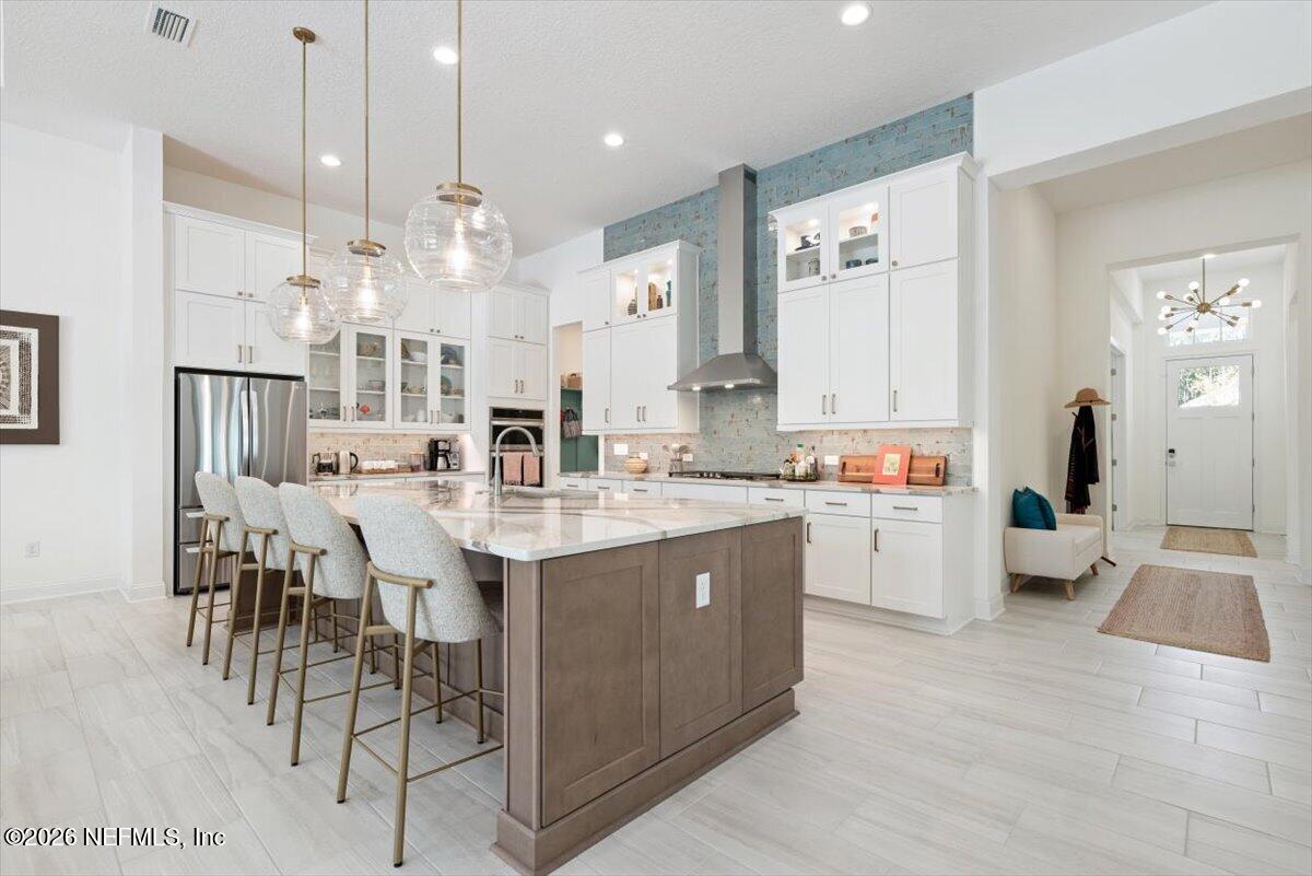 431 PALM CREST Drive