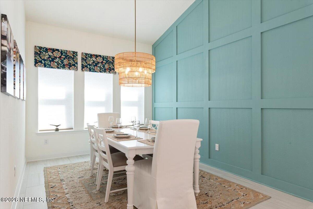 431 PALM CREST Drive