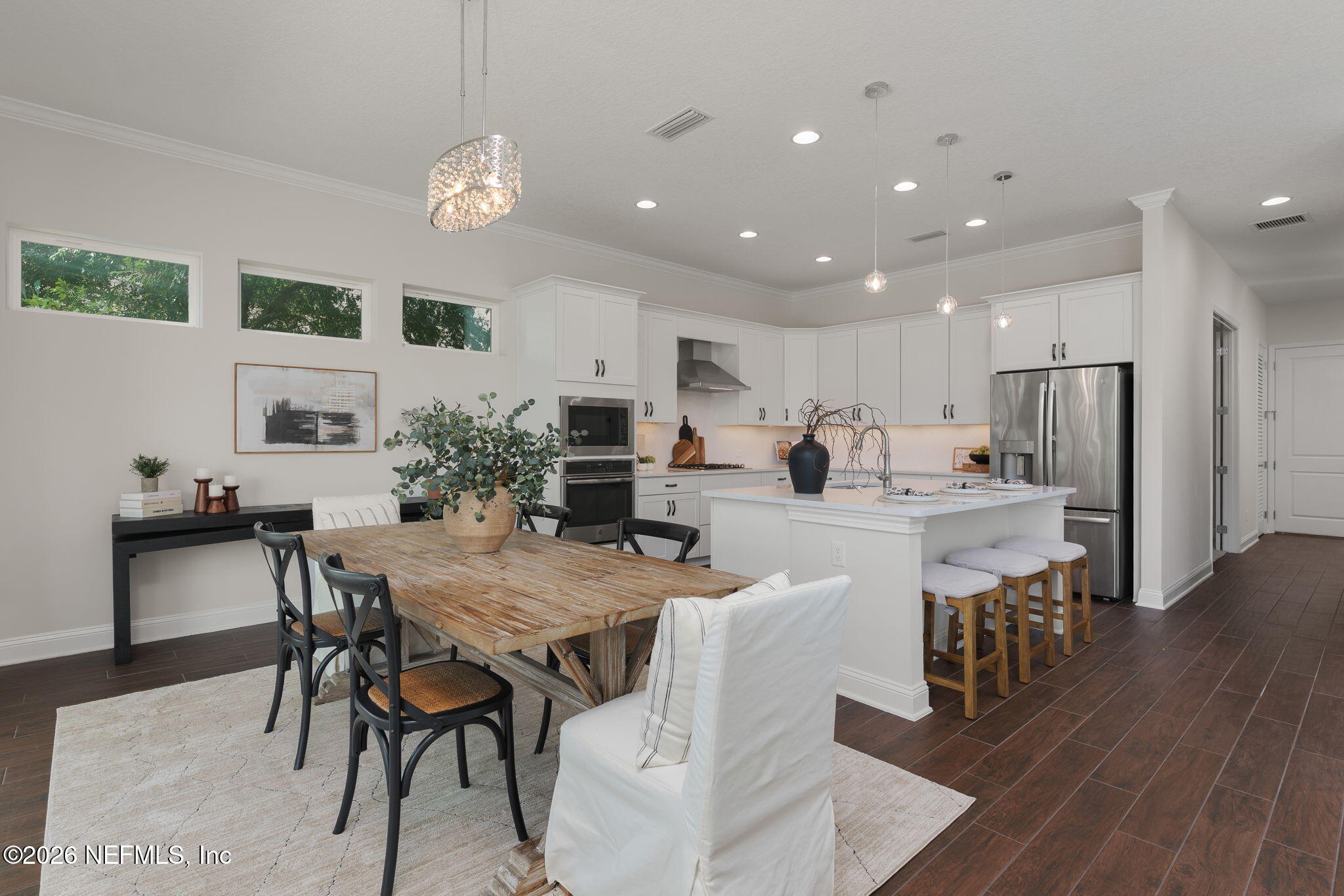 592 OUTLOOK Drive