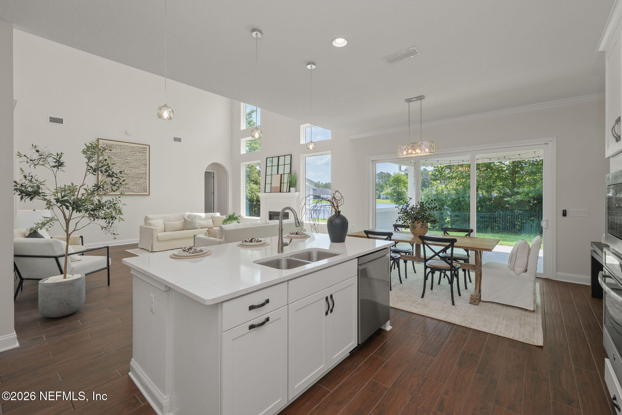 592 OUTLOOK Drive