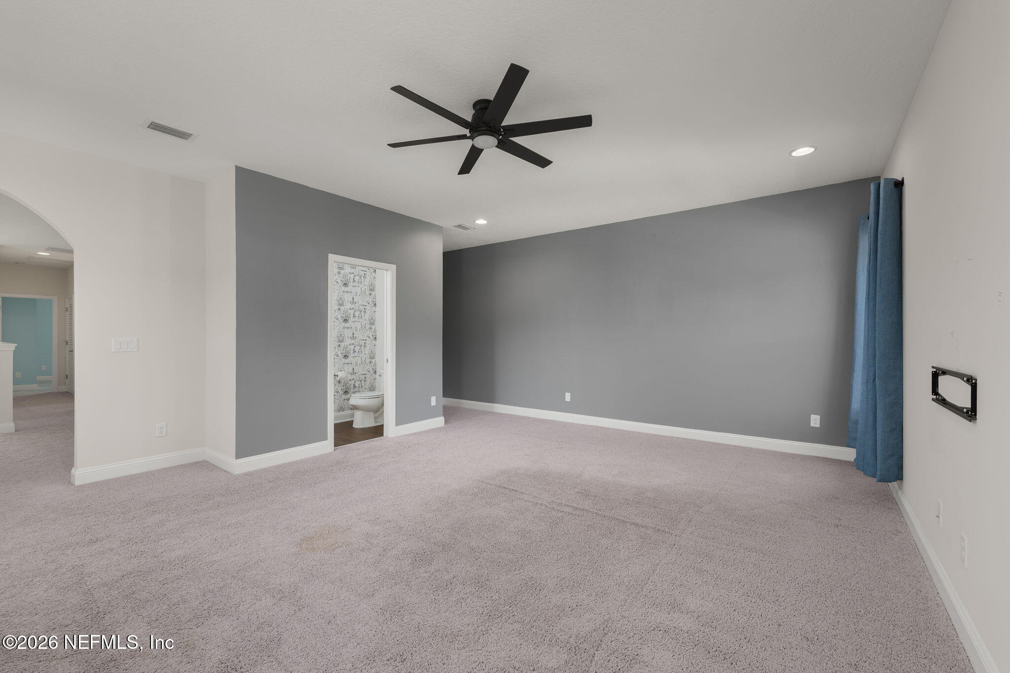 592 OUTLOOK Drive