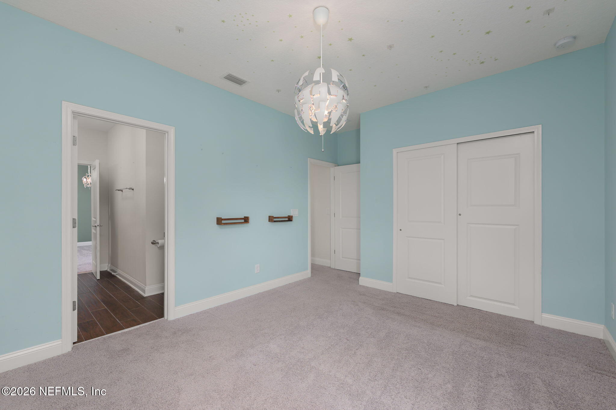 592 OUTLOOK Drive