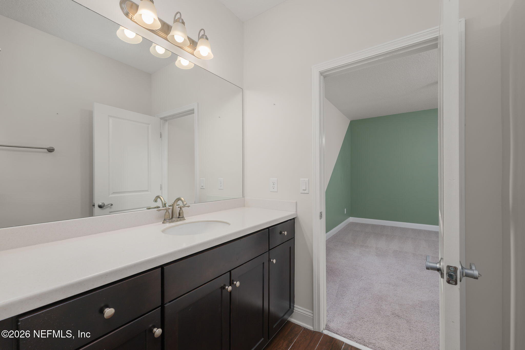 592 OUTLOOK Drive