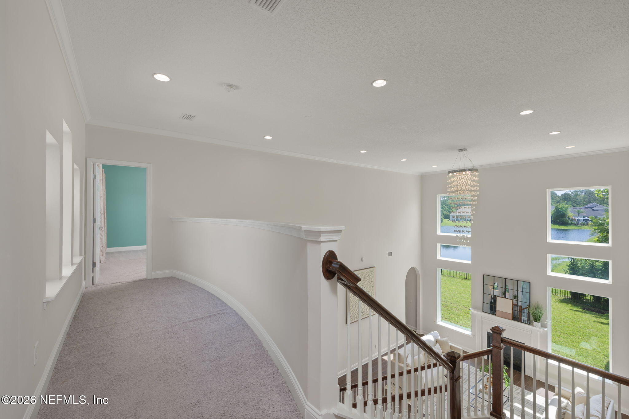 592 OUTLOOK Drive
