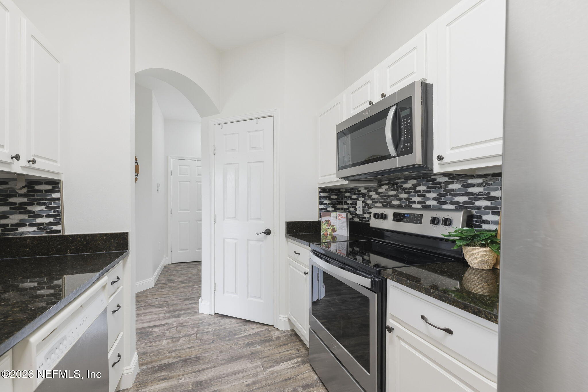 7990 BAYMEADOWS Road 812