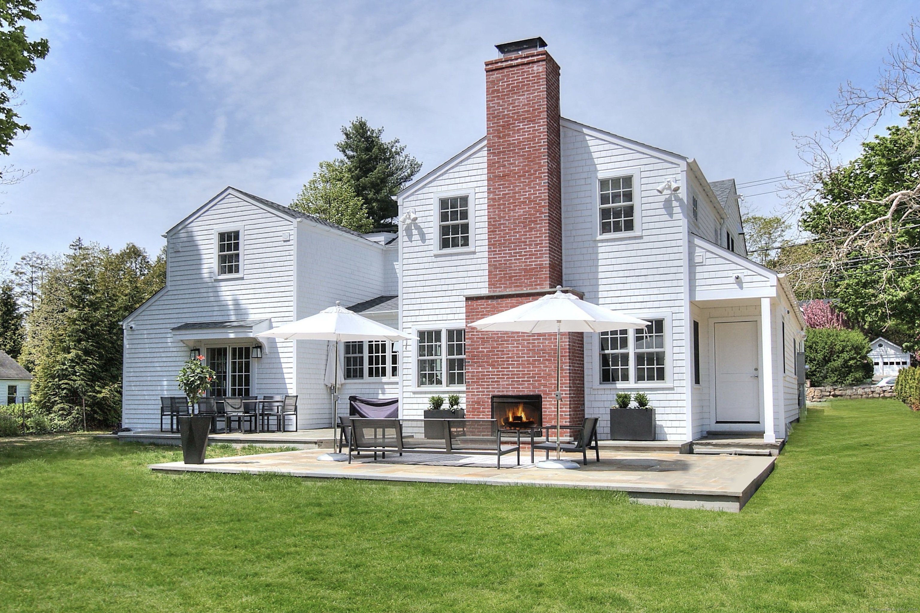 64 Kings Highway North