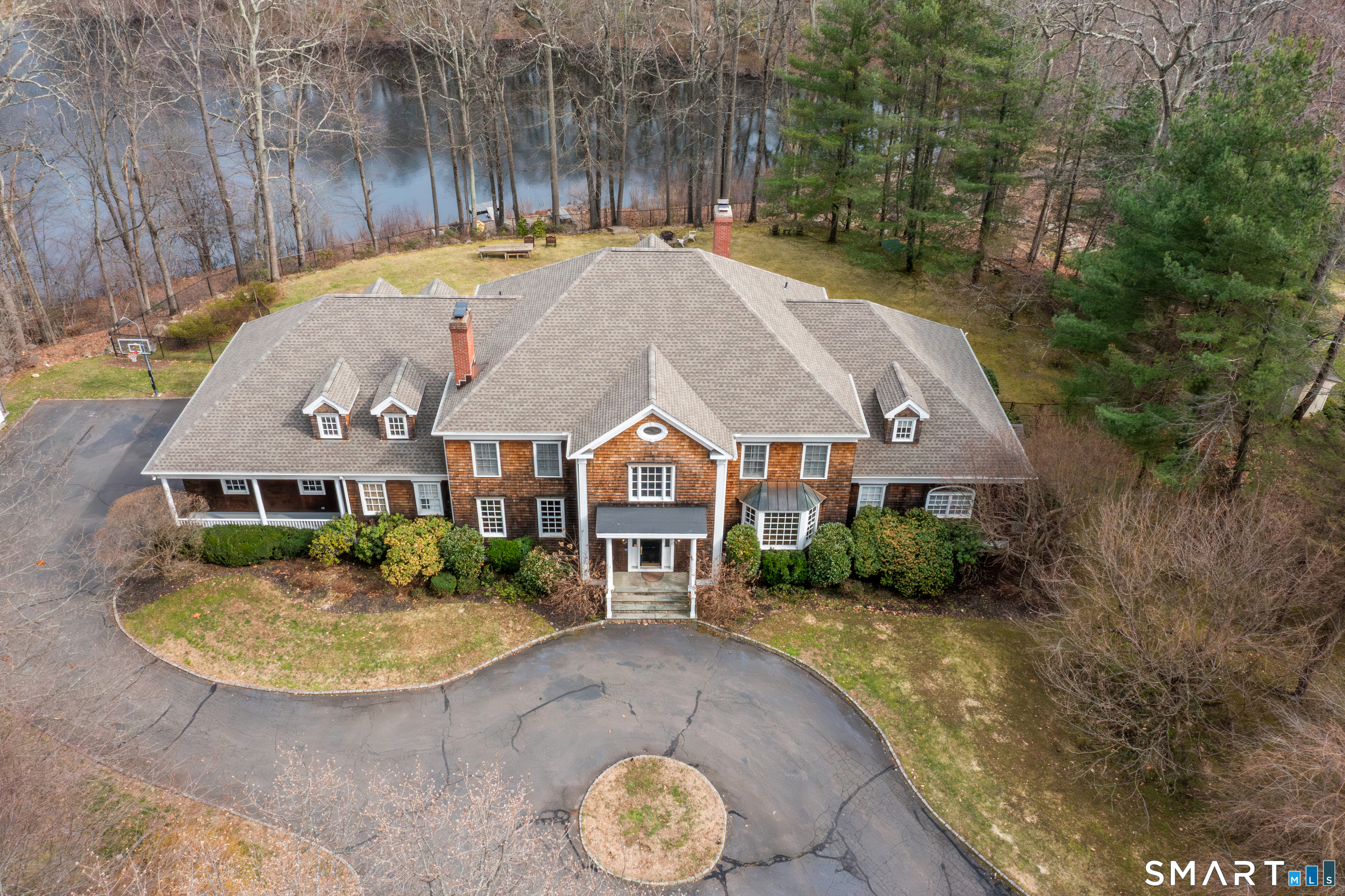 41 Singing Oaks Drive