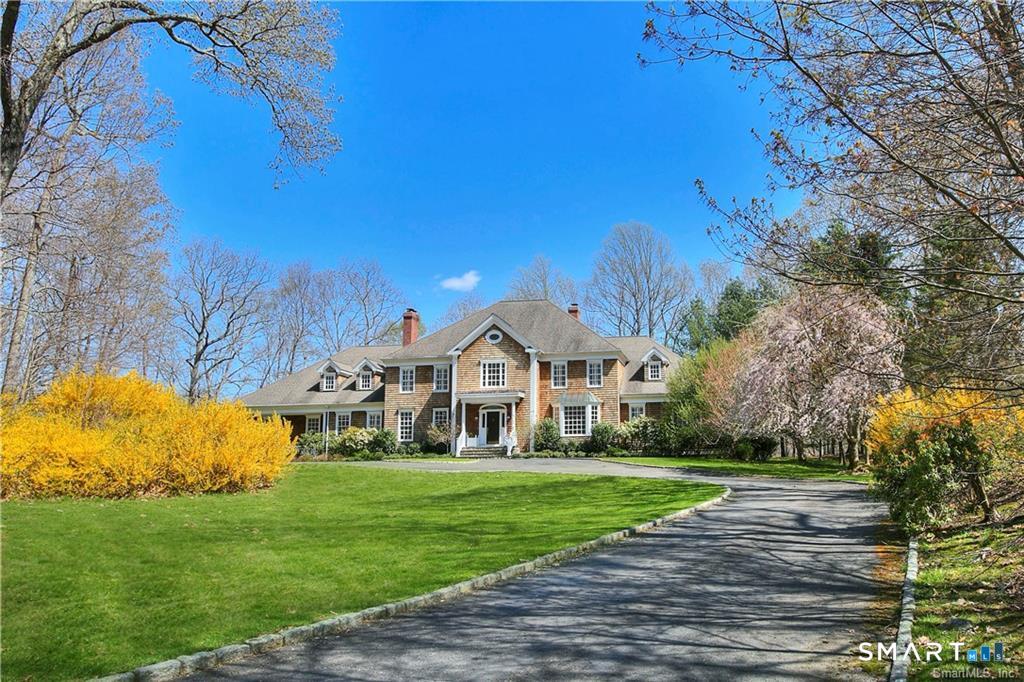 41 Singing Oaks Drive