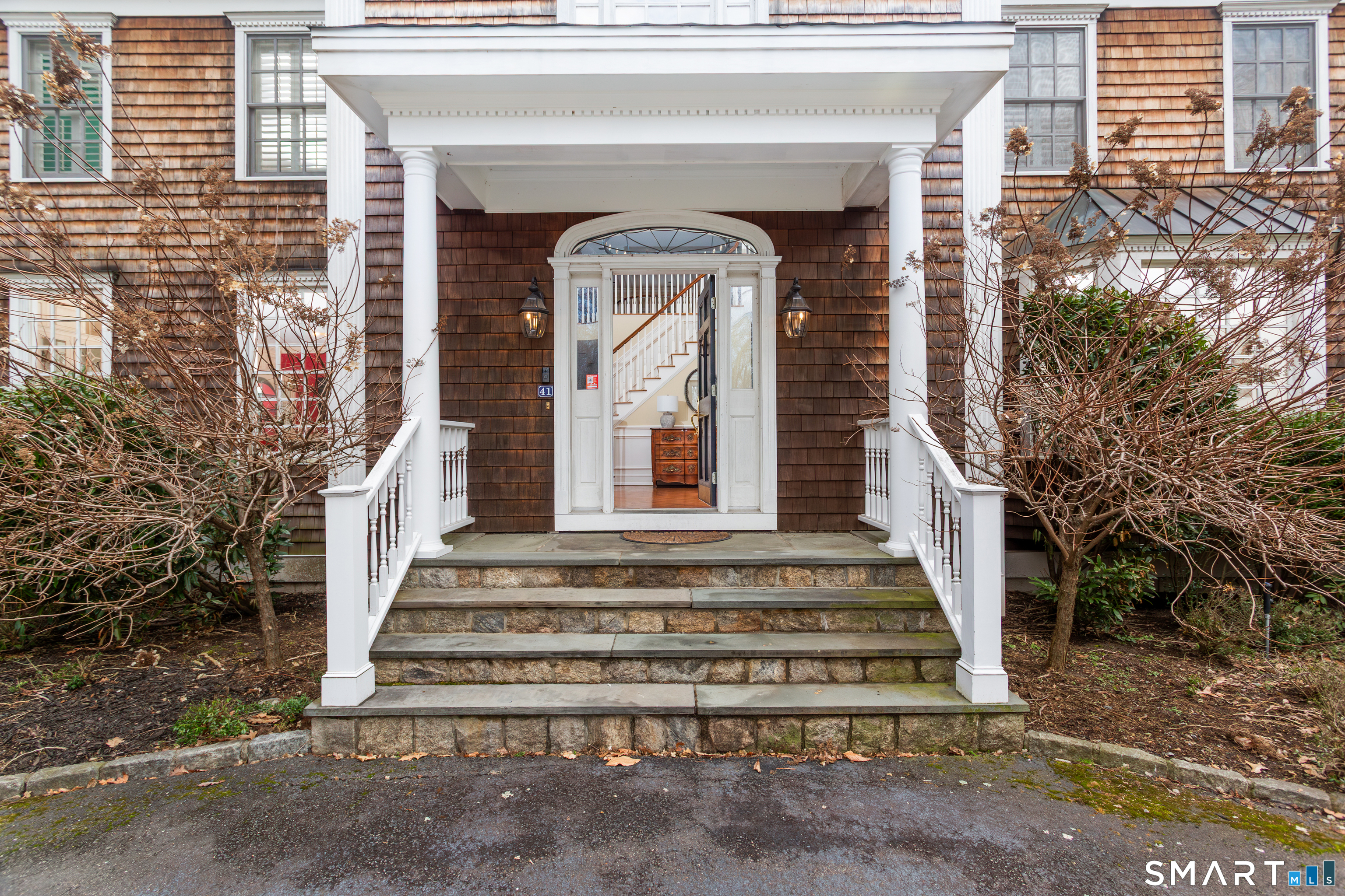 41 Singing Oaks Drive