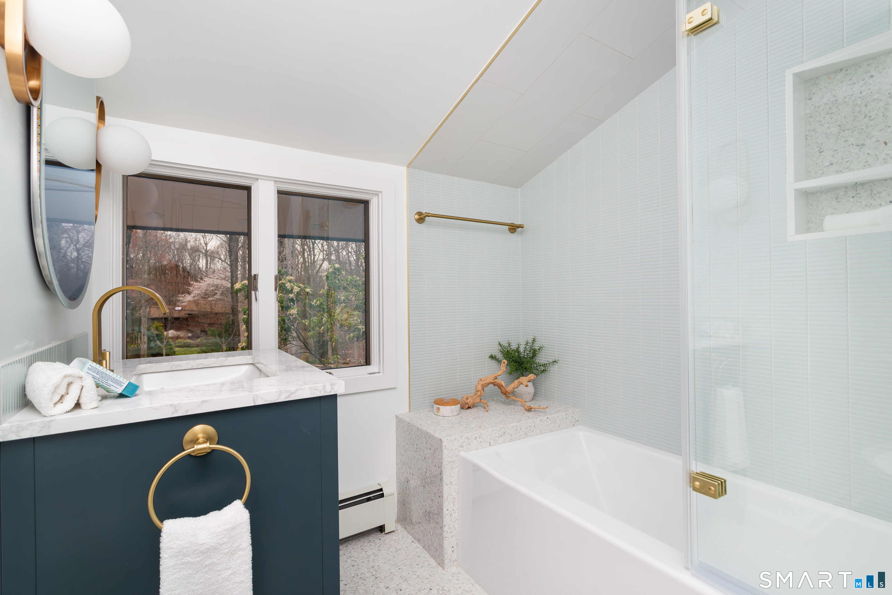 27 Hackberry Hill Road