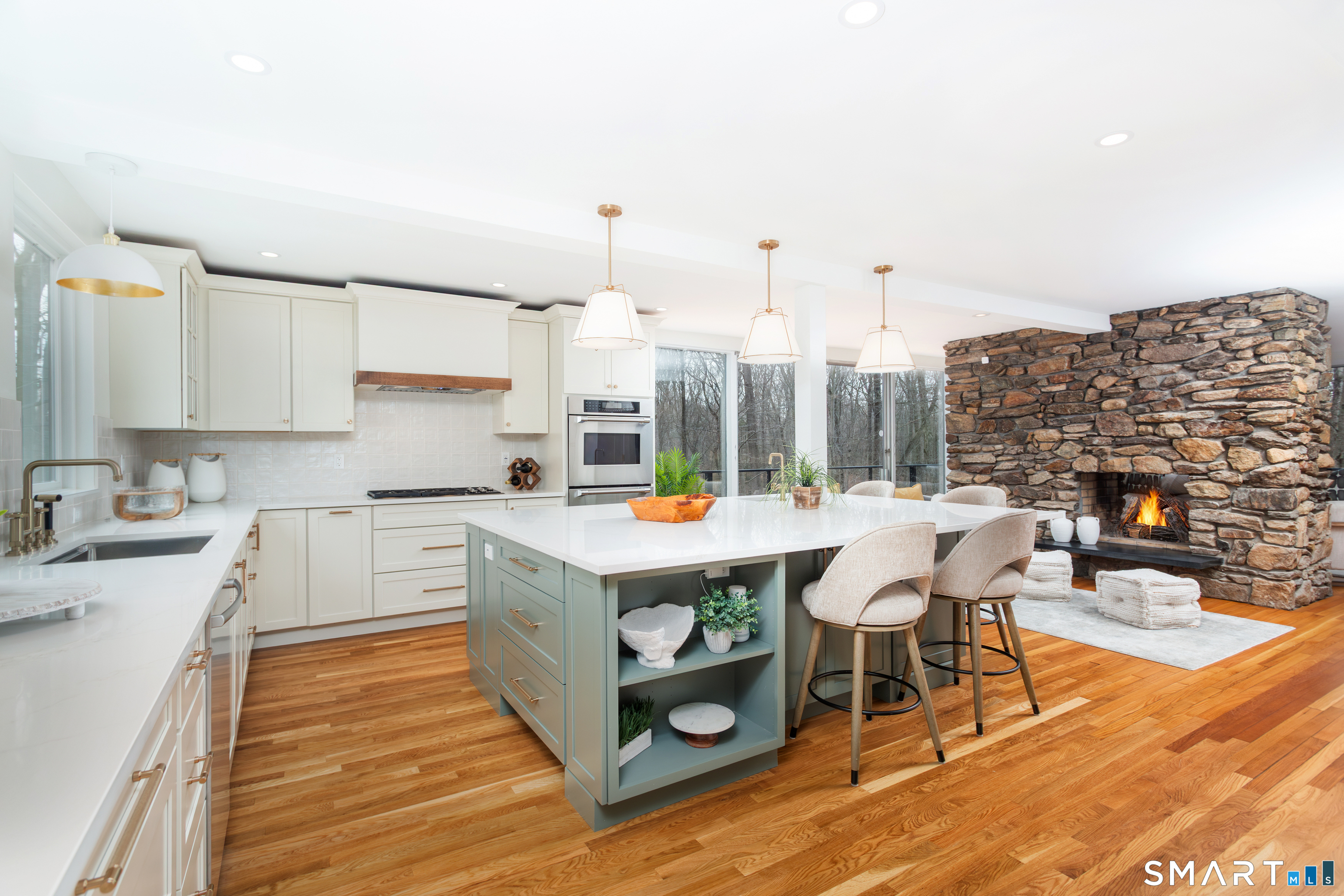 27 Hackberry Hill Road