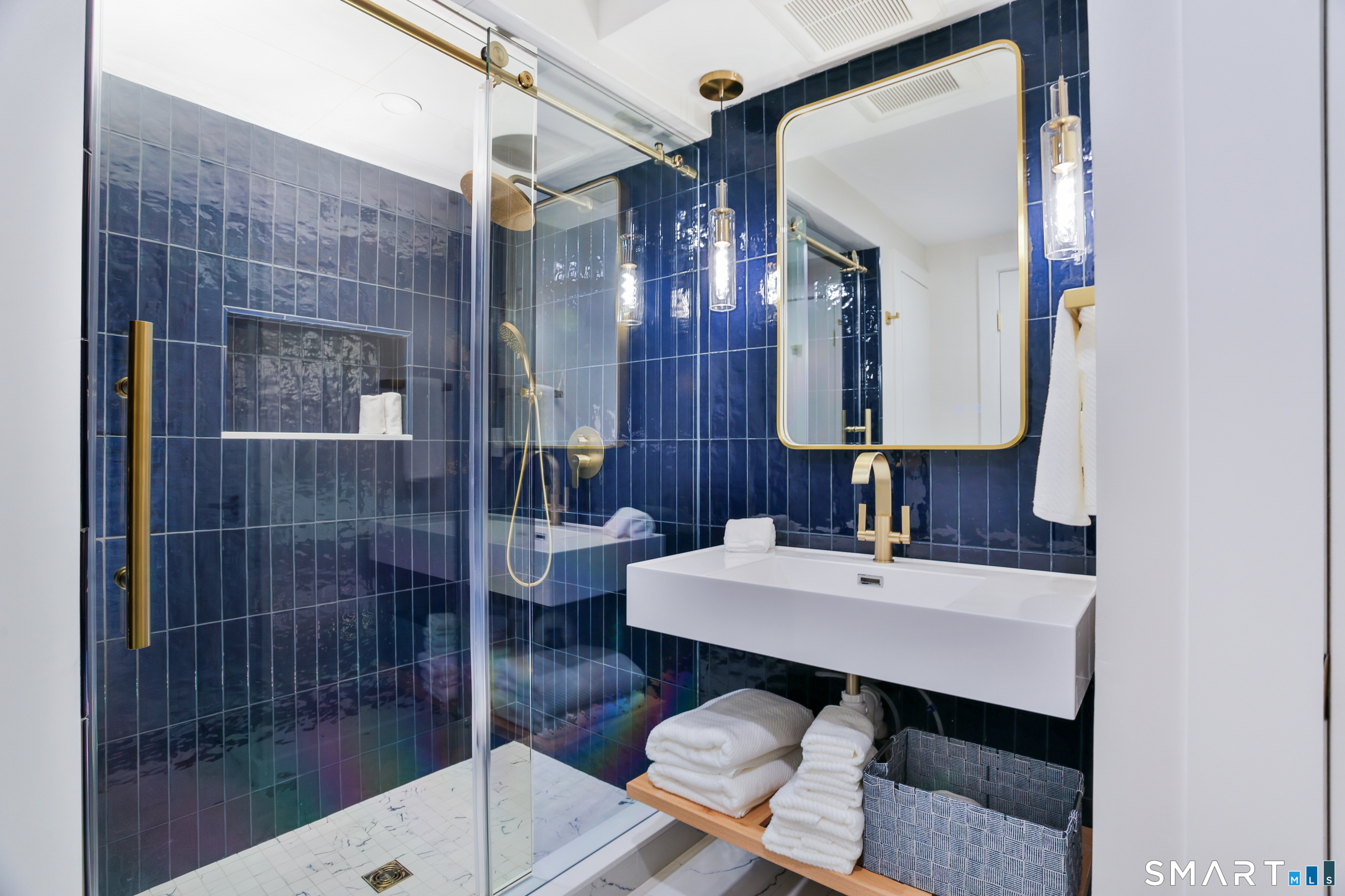 27 Hackberry Hill Road