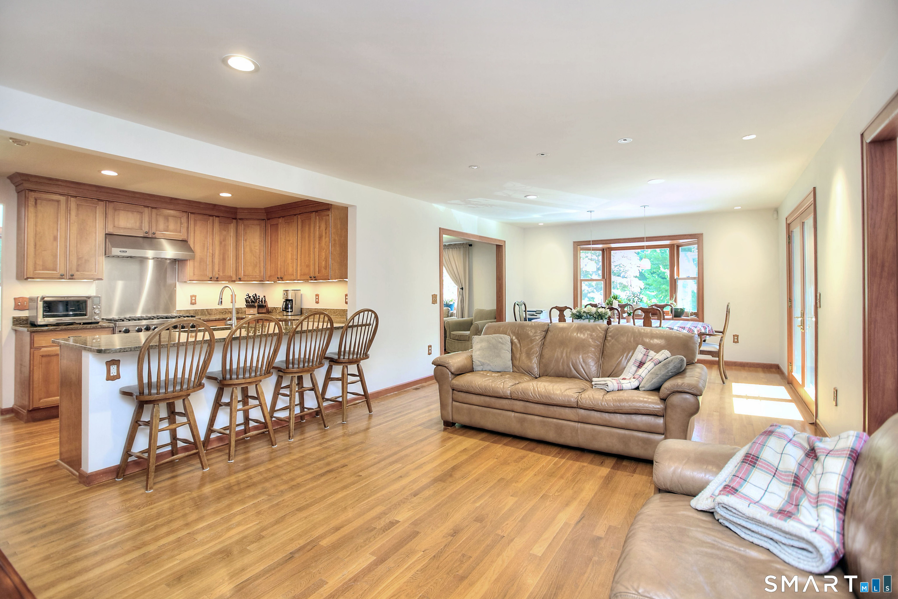 25 Sunset Drive