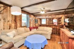 48 Mountain Road