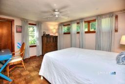 48 Mountain Road
