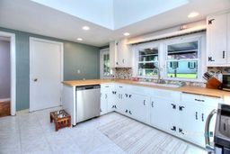 48 Mountain Road