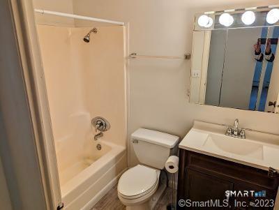 517 Newtown Turnpike Unit: A
