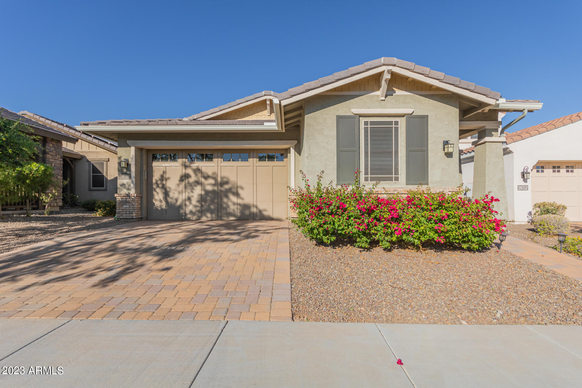 20760 W MINNEZONA Avenue