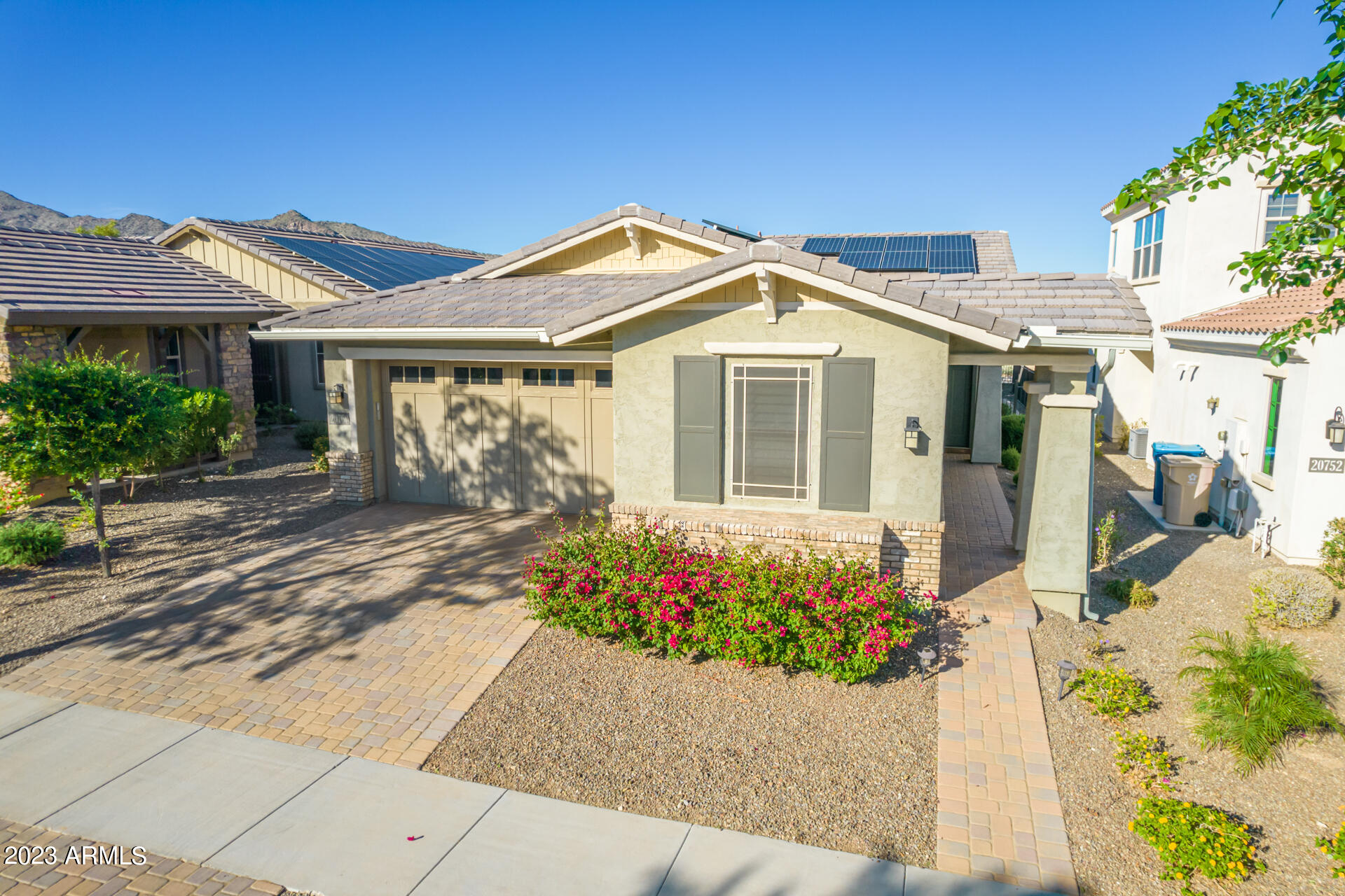 20760 W MINNEZONA Avenue