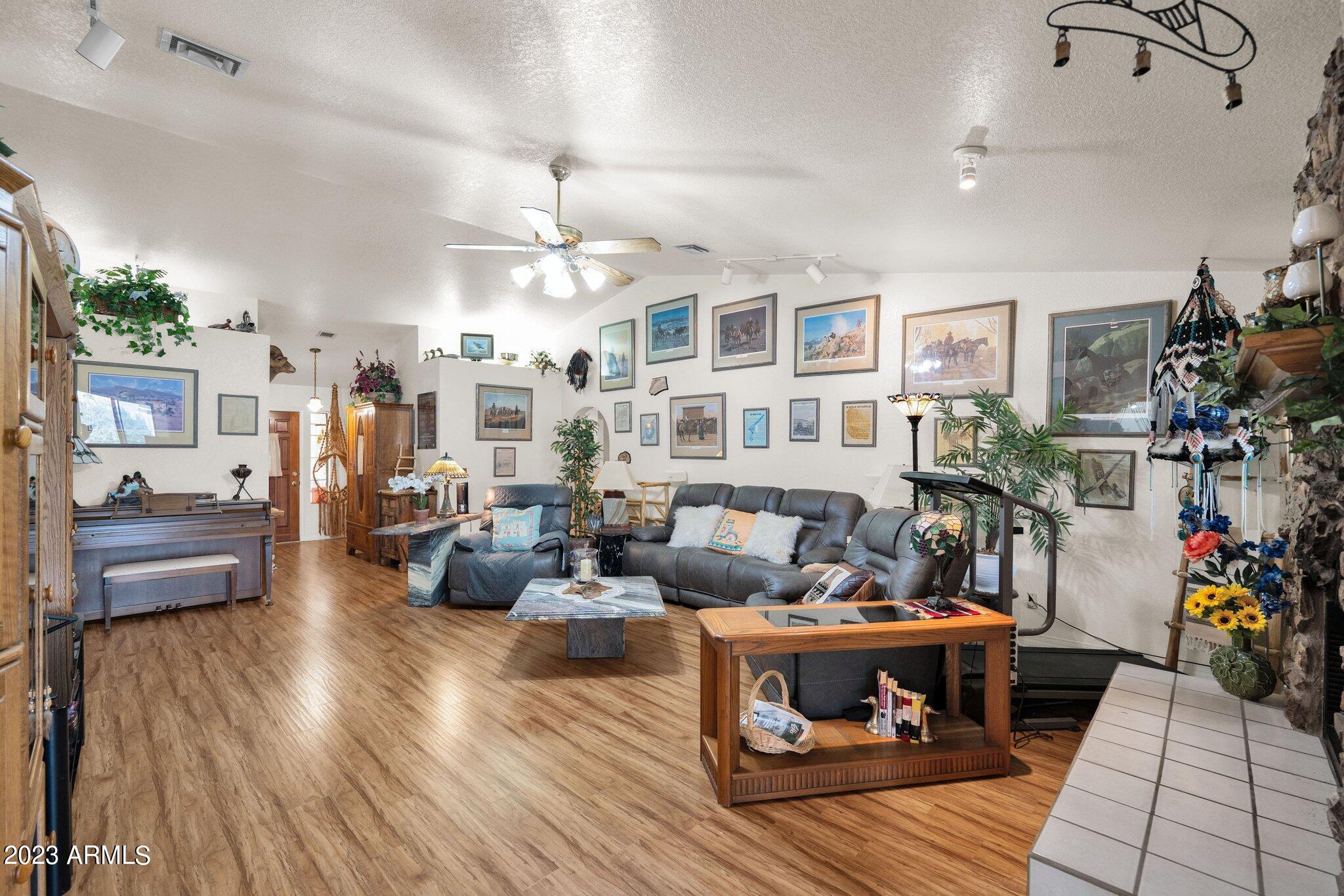 1251 N TERRIPIN --