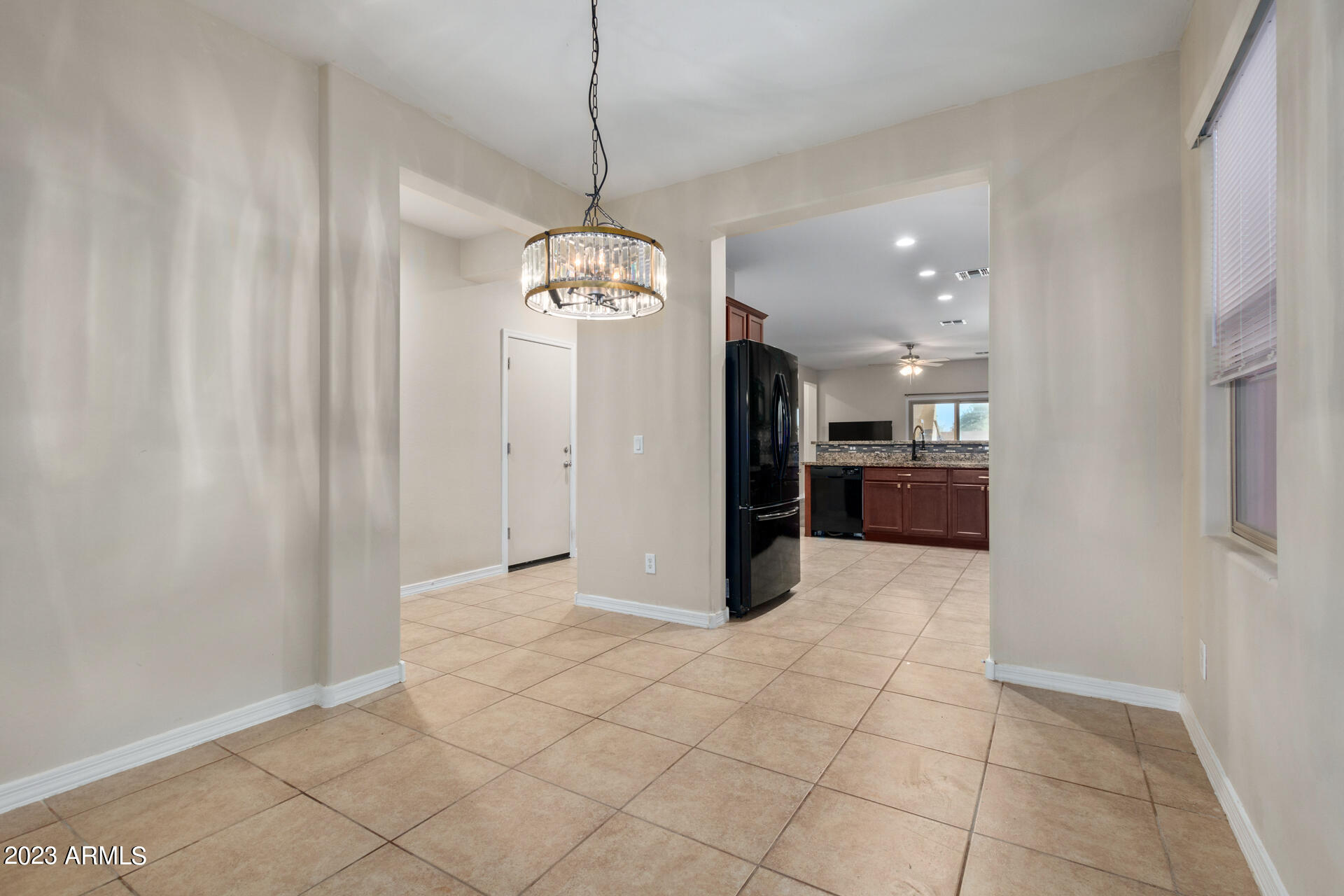 25413 W HEATHERMOOR Drive