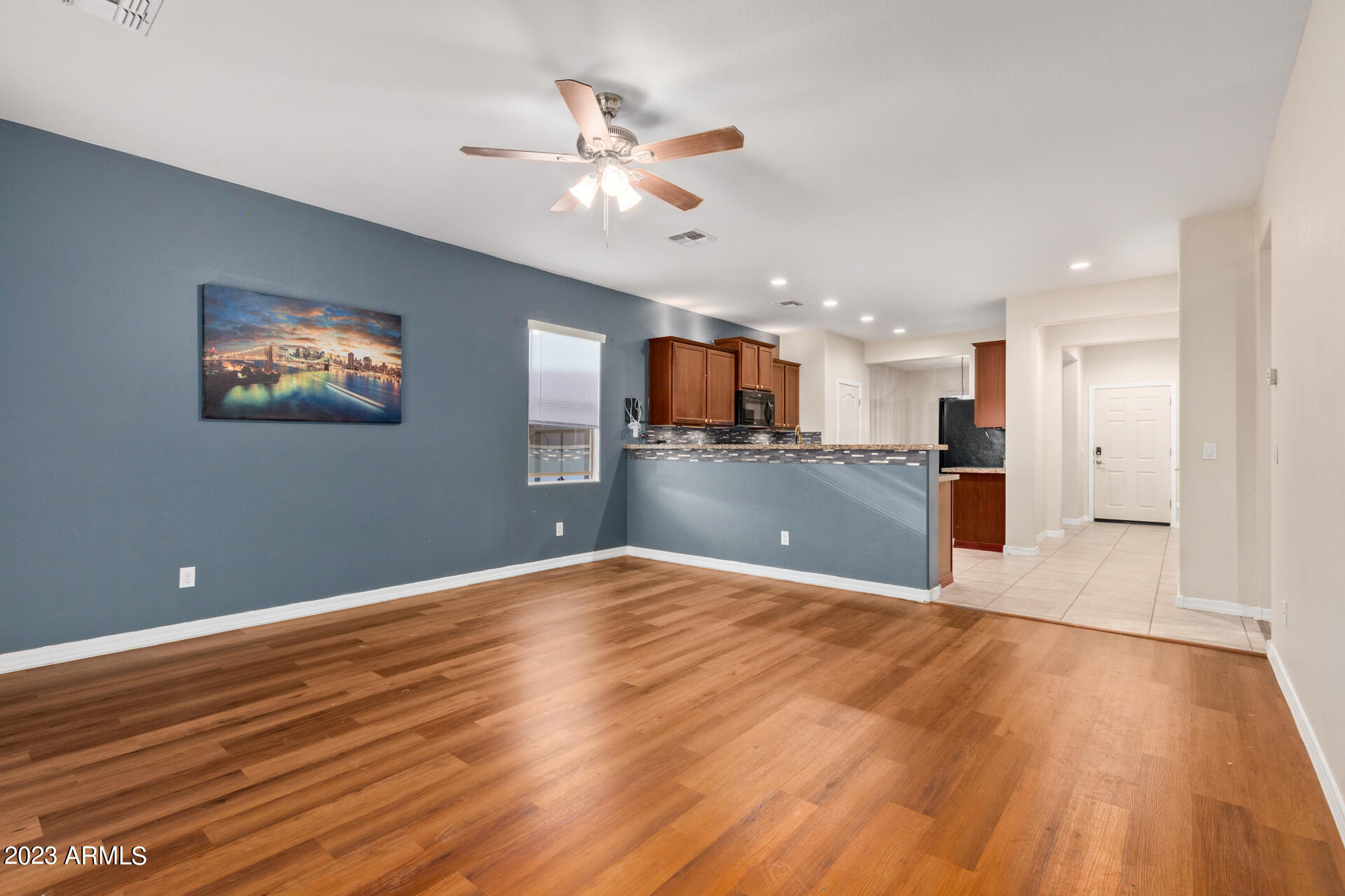 25413 W HEATHERMOOR Drive