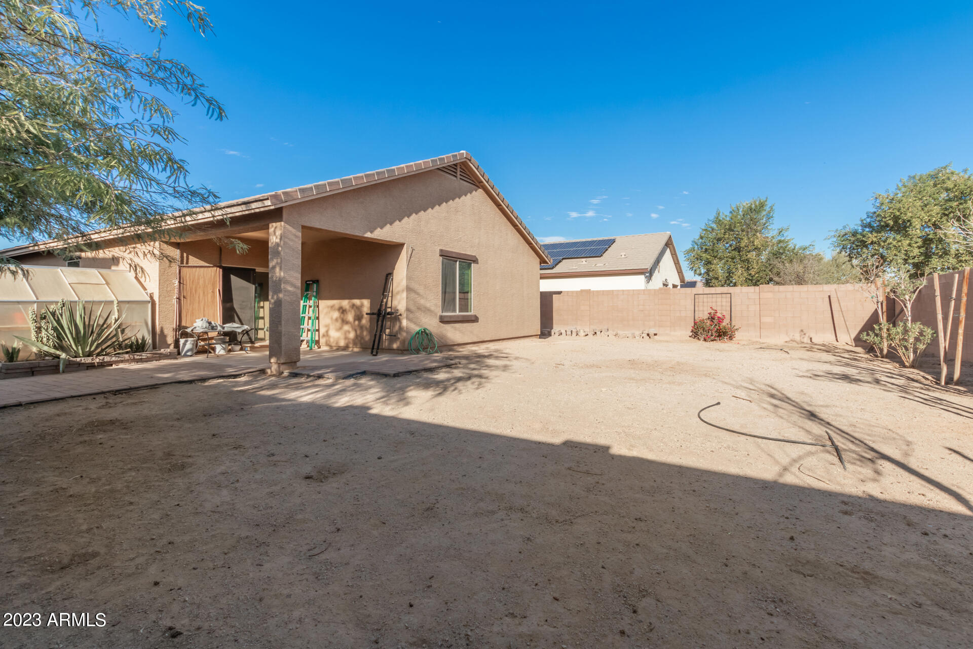 25413 W HEATHERMOOR Drive