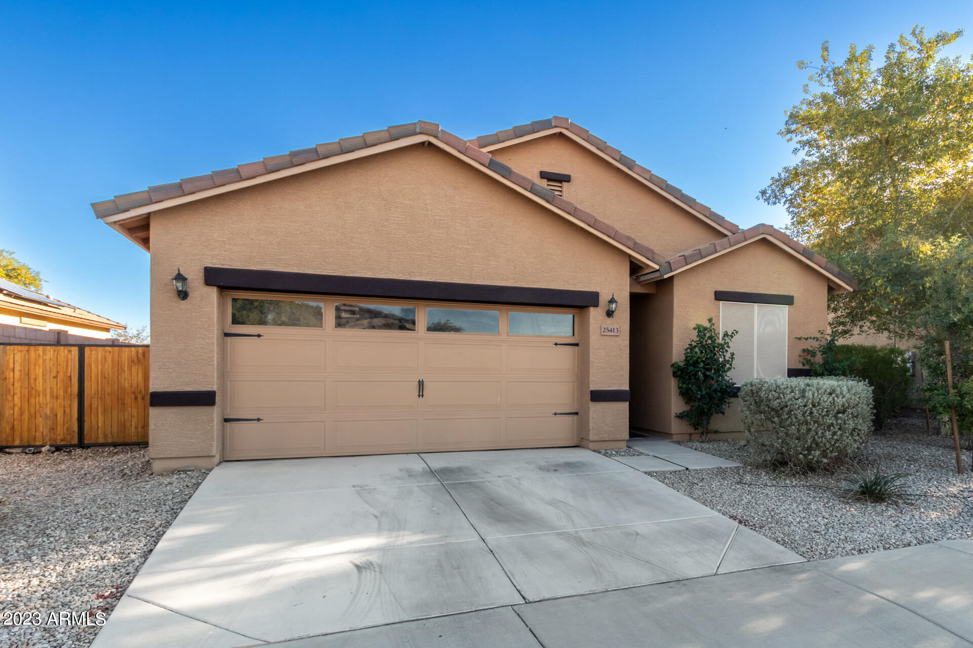 25413 W HEATHERMOOR Drive