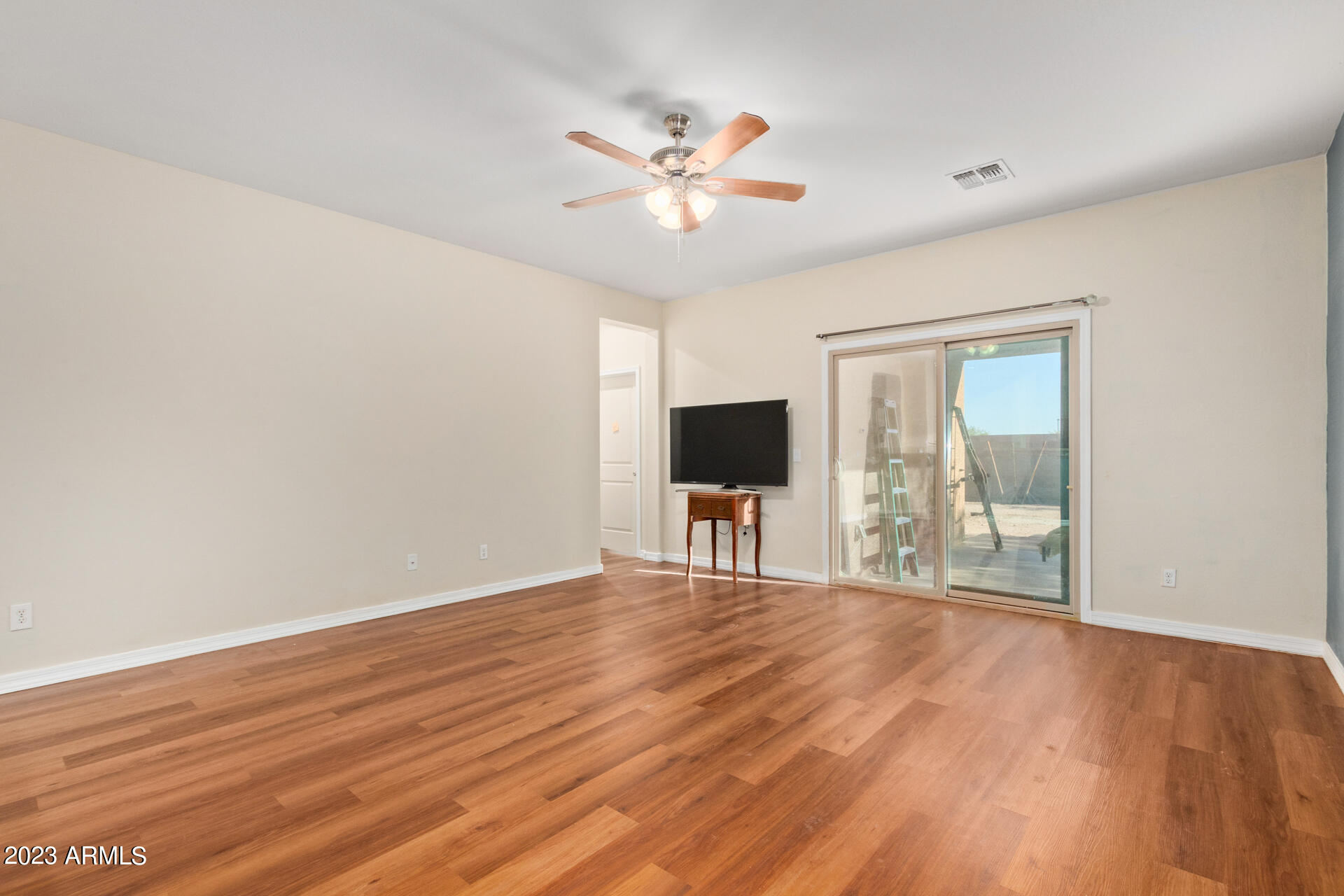25413 W HEATHERMOOR Drive