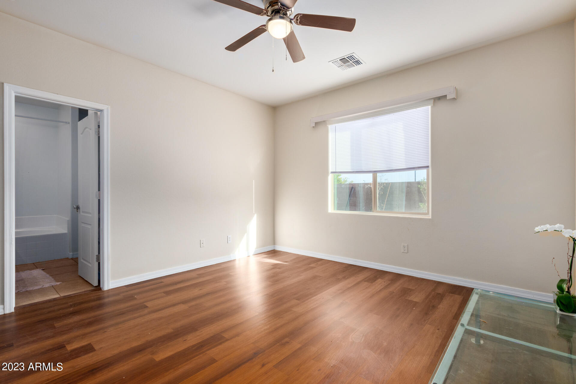 25413 W HEATHERMOOR Drive
