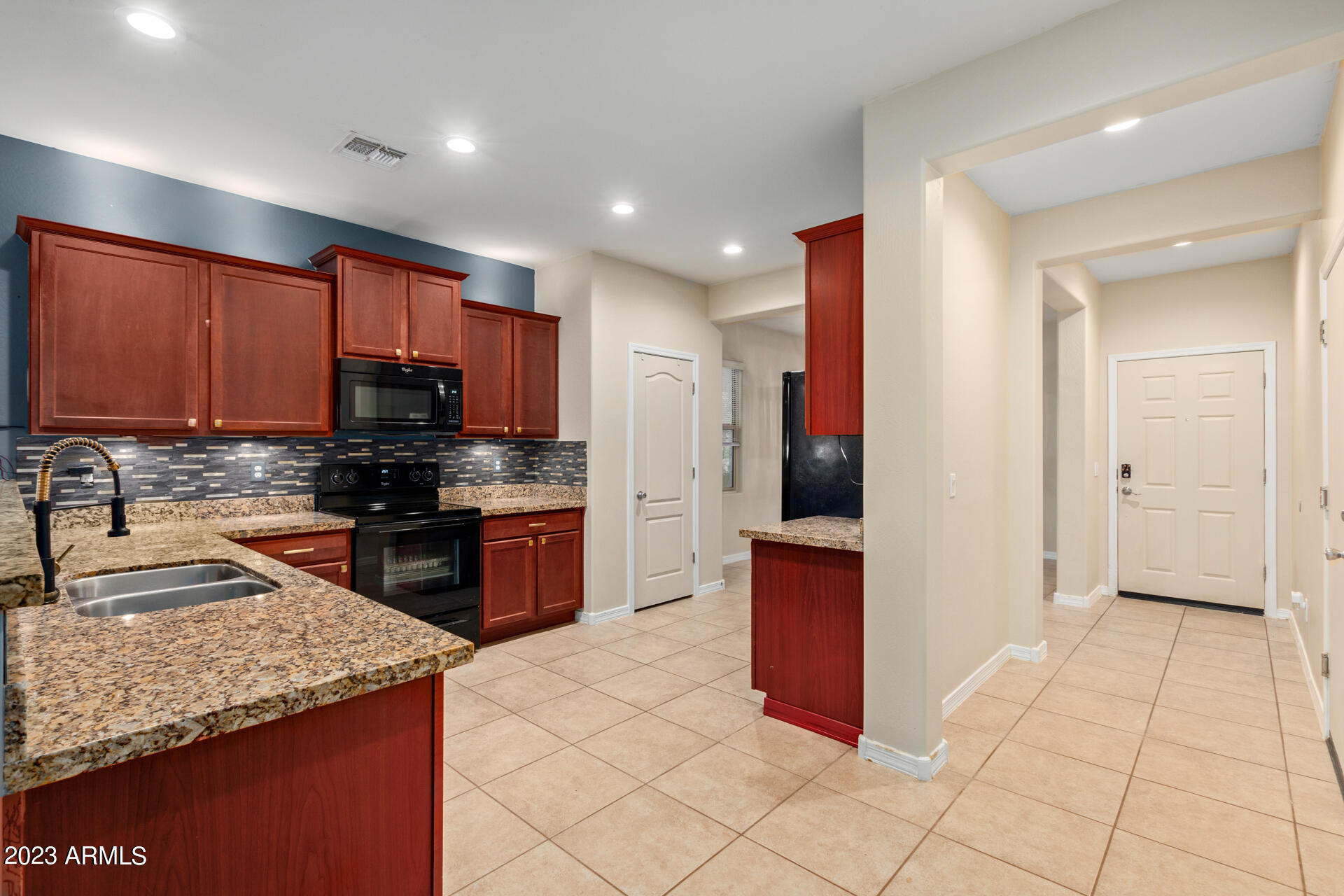 25413 W HEATHERMOOR Drive