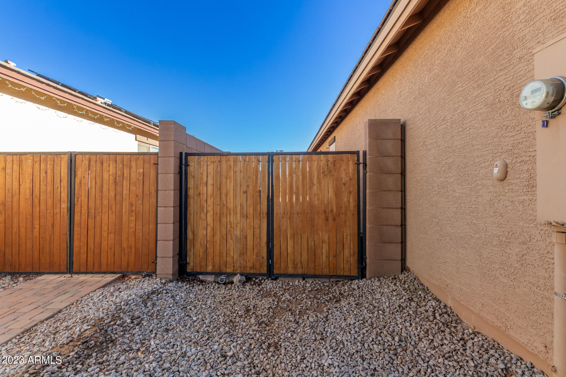 25413 W HEATHERMOOR Drive