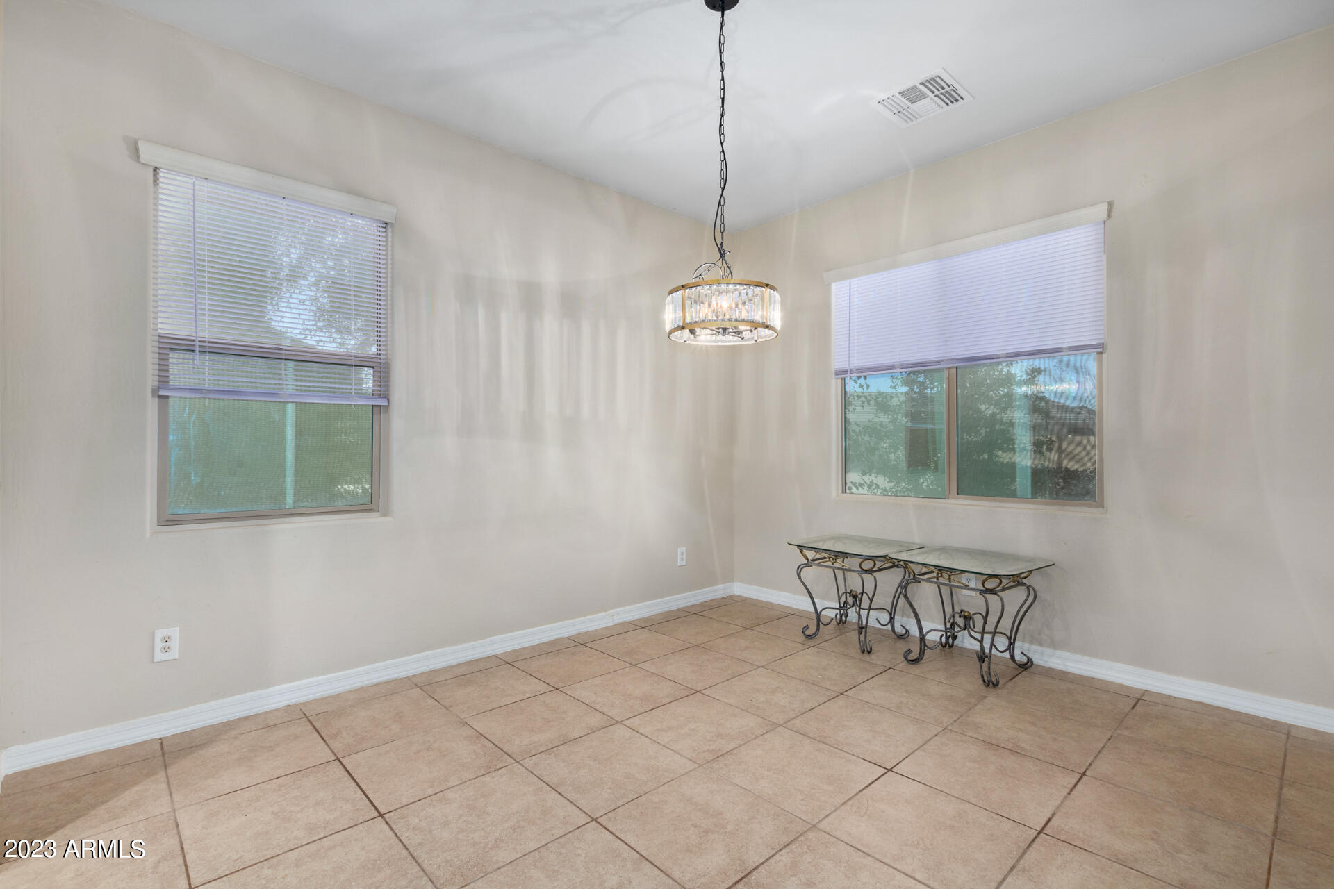 25413 W HEATHERMOOR Drive