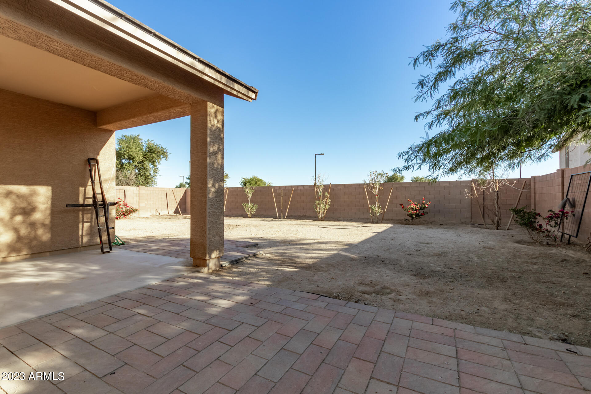 25413 W HEATHERMOOR Drive