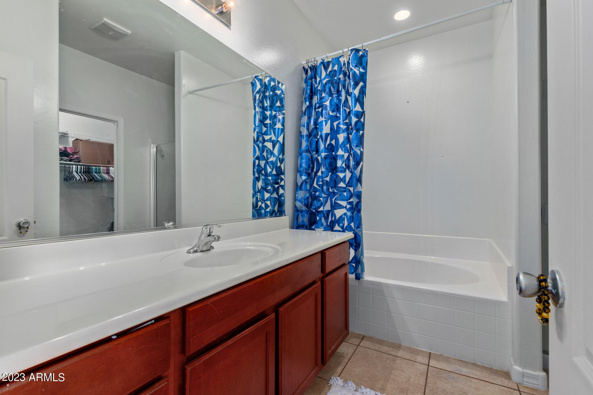 25413 W HEATHERMOOR Drive