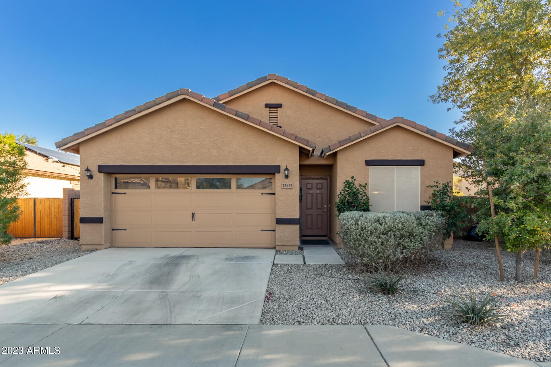 25413 W HEATHERMOOR Drive