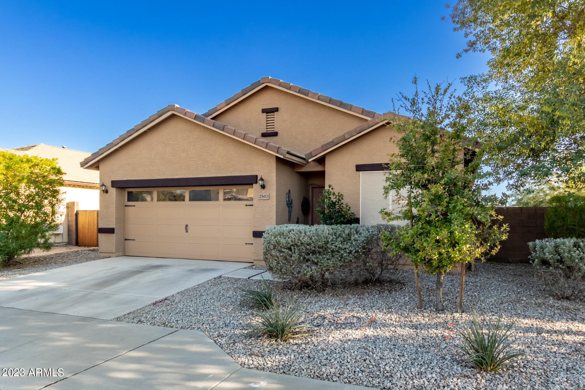25413 W HEATHERMOOR Drive