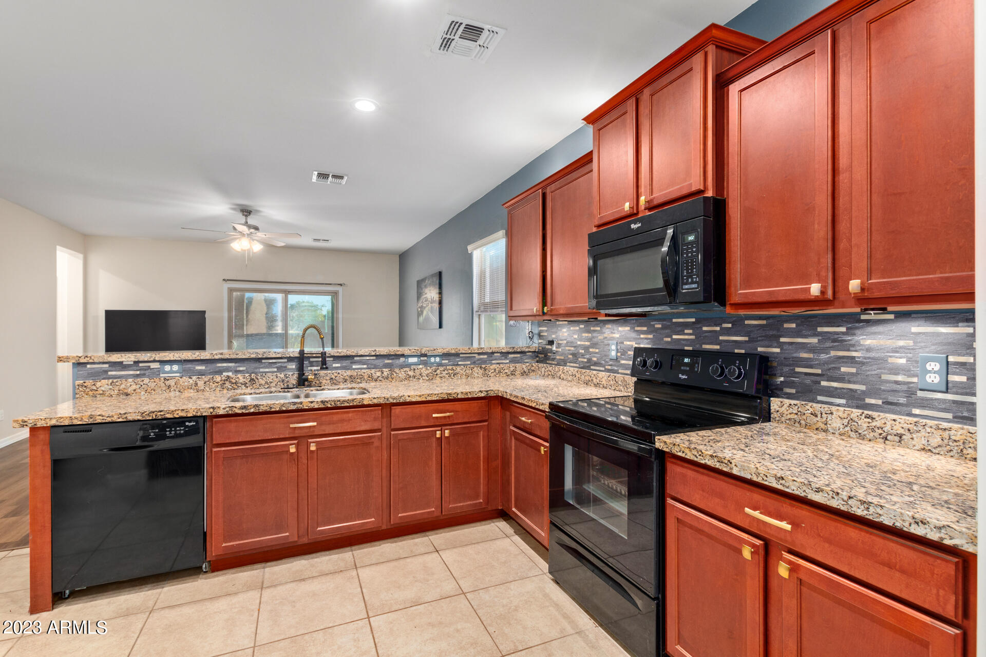 25413 W HEATHERMOOR Drive
