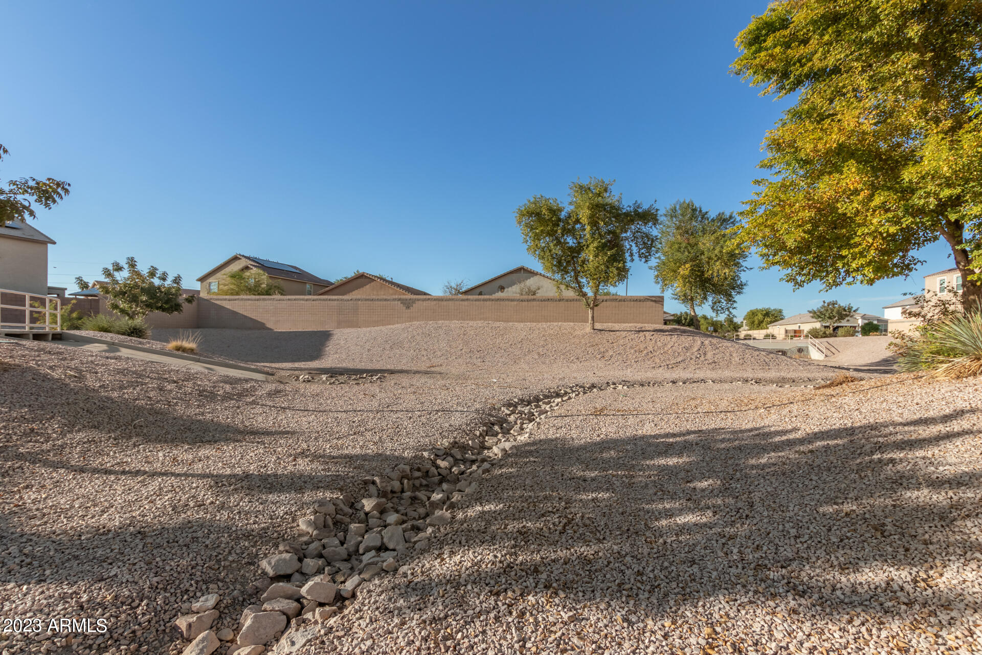 25413 W HEATHERMOOR Drive